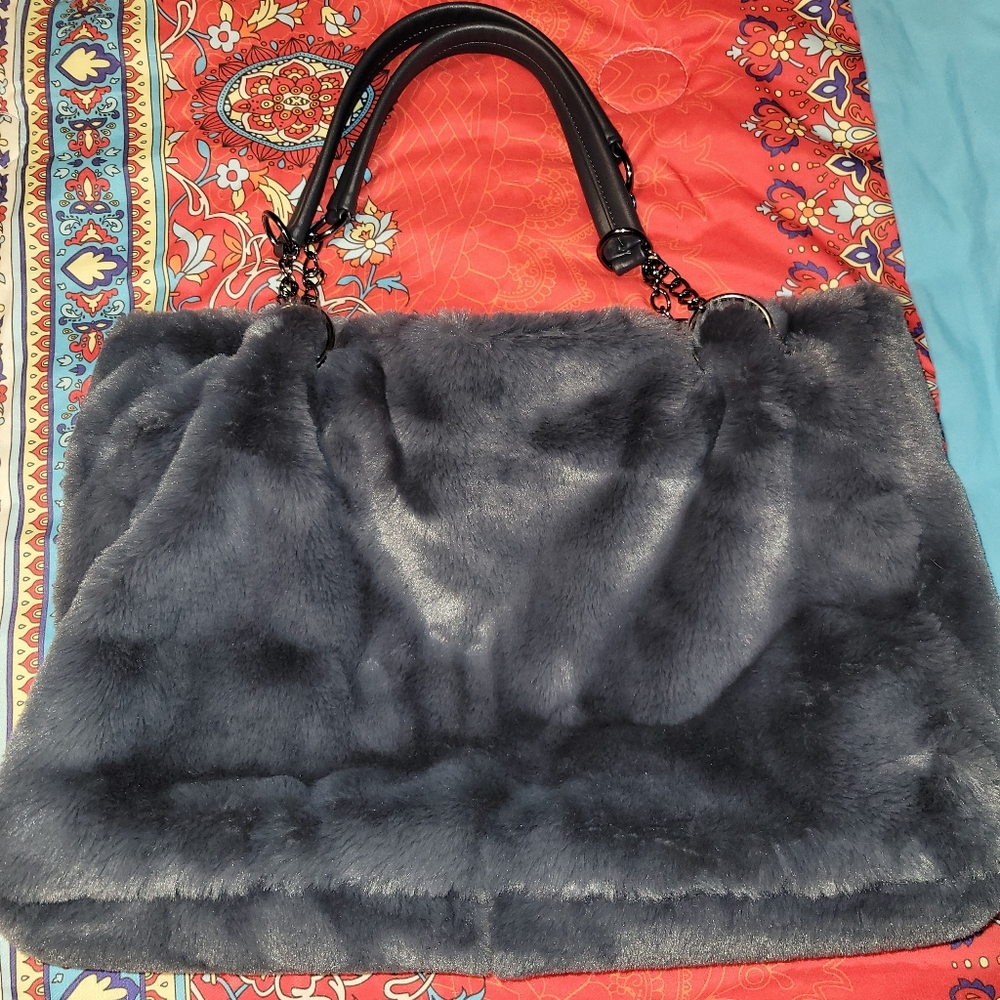 Large fuzzy tote